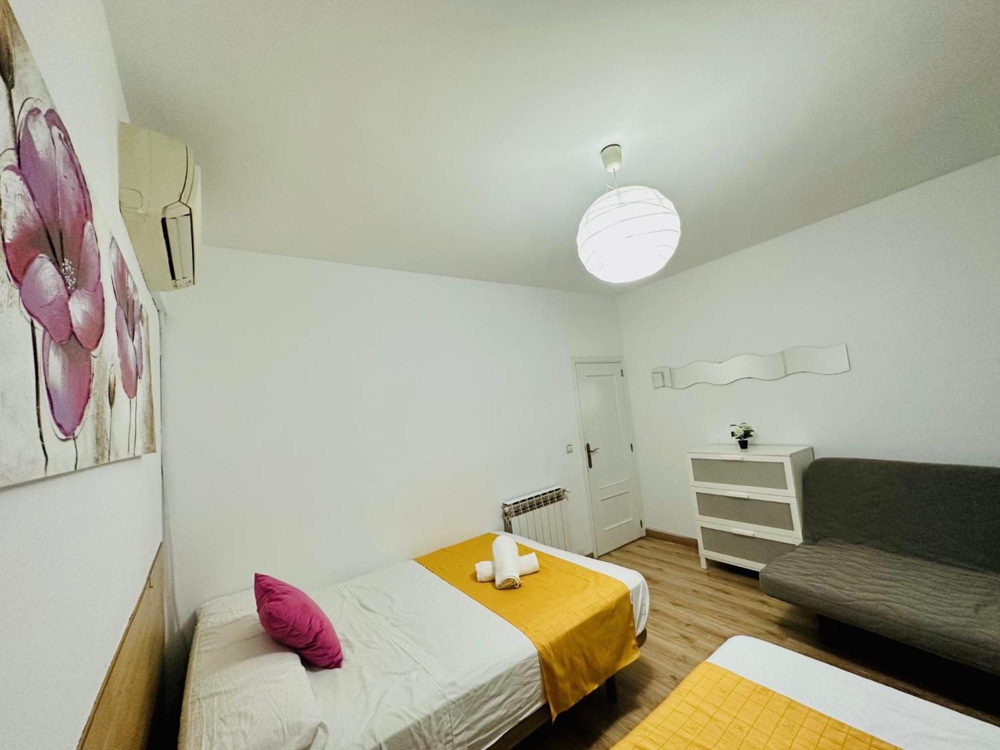 Punta Me Rooms In Madrid Downtown Bagian luar foto