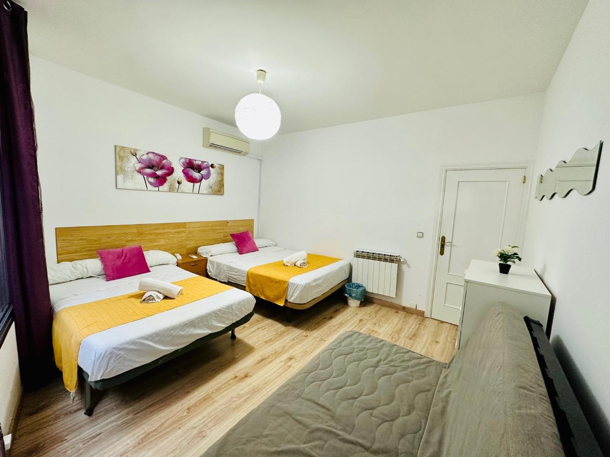 Punta Me Rooms In Madrid Downtown Bagian luar foto
